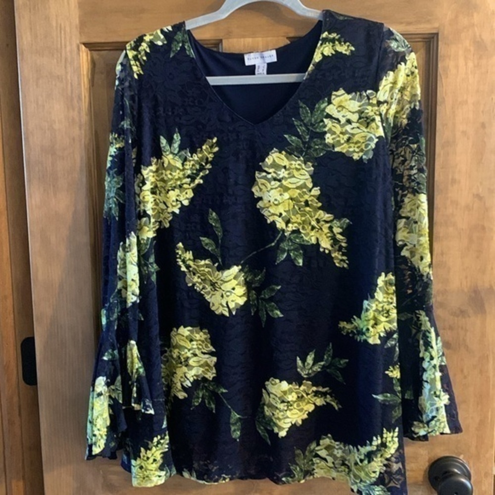 Susan Graver Navy and Yellow Floral Top